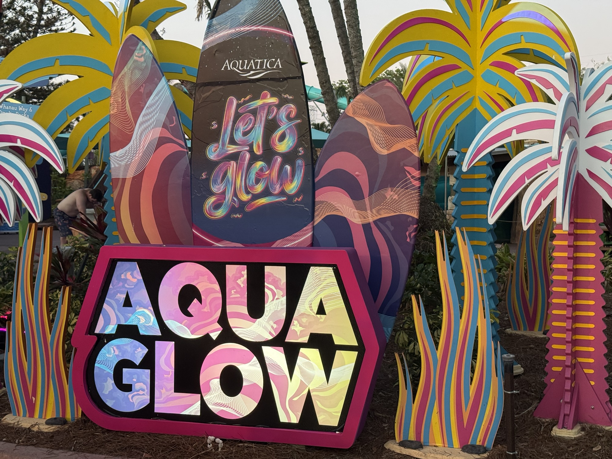 Aquatica’s AquaGlow Ignites the Night with Thrills and Chills